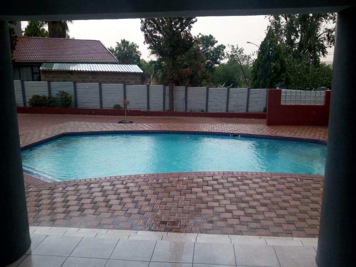 On Hill Lodge Bloemfontein Exterior photo