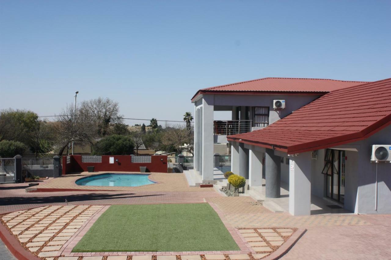 On Hill Lodge Bloemfontein Exterior photo